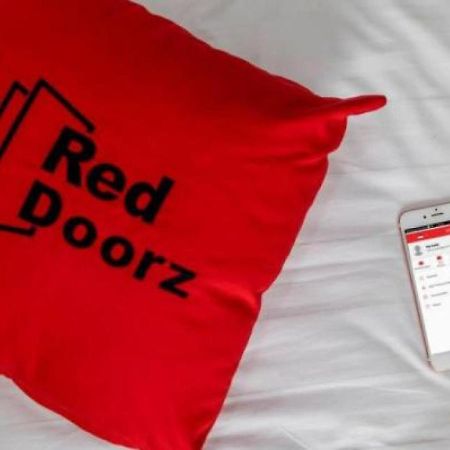 Reddoorz Plus @ Hegarmanah Бандунг Экстерьер фото