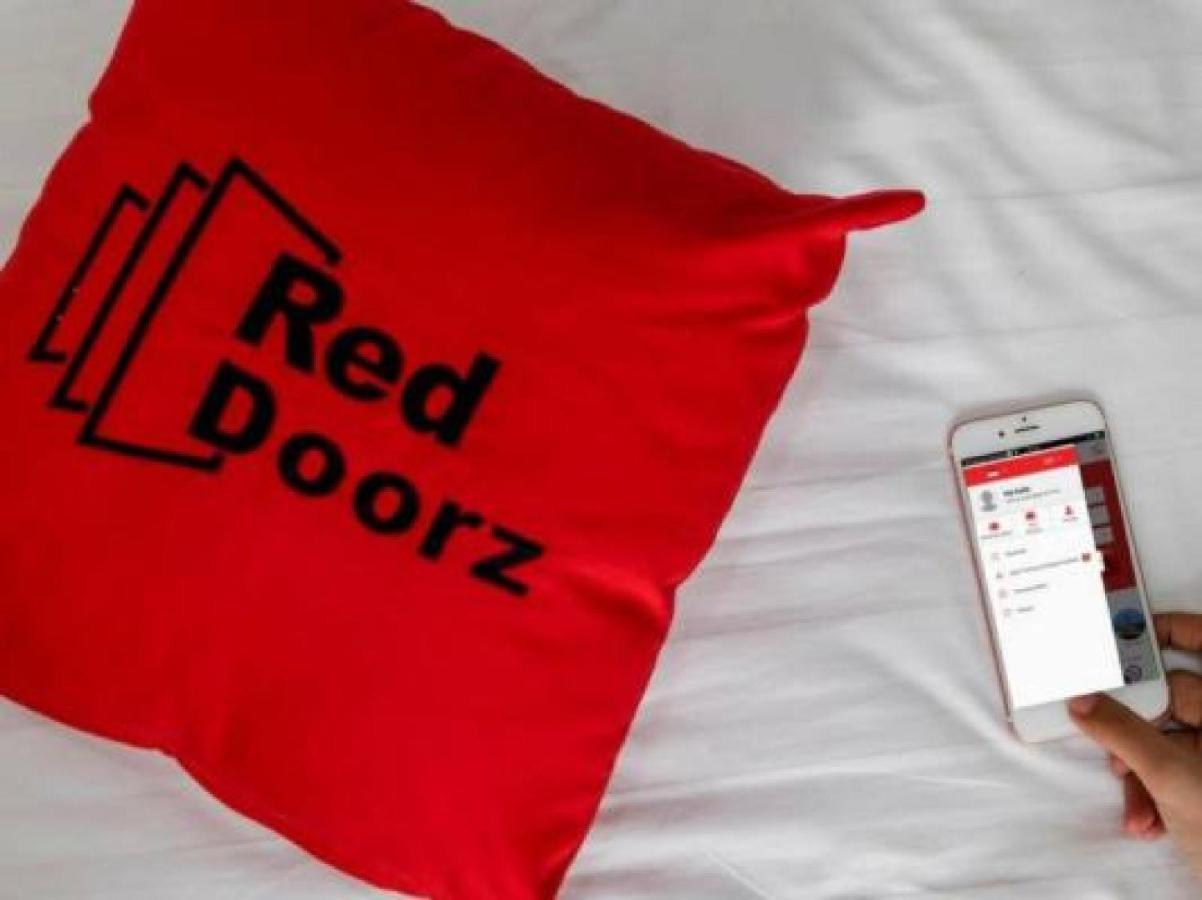 Reddoorz Plus @ Hegarmanah Бандунг Экстерьер фото